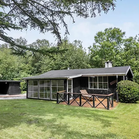 بيت للعطل 2 Bedroom Stunning In *