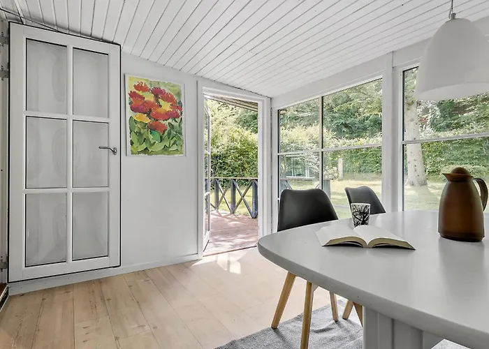 Feriehus 2 Bedroom Stunning In